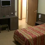 都皮尼酒店