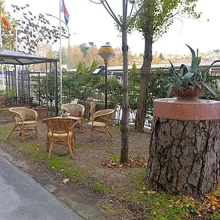 都皮尼酒店 4* 梅尔菲